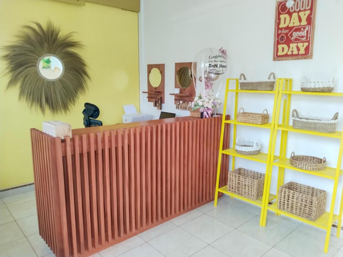 Inn House Homestay Dadapan Экстерьер фото
