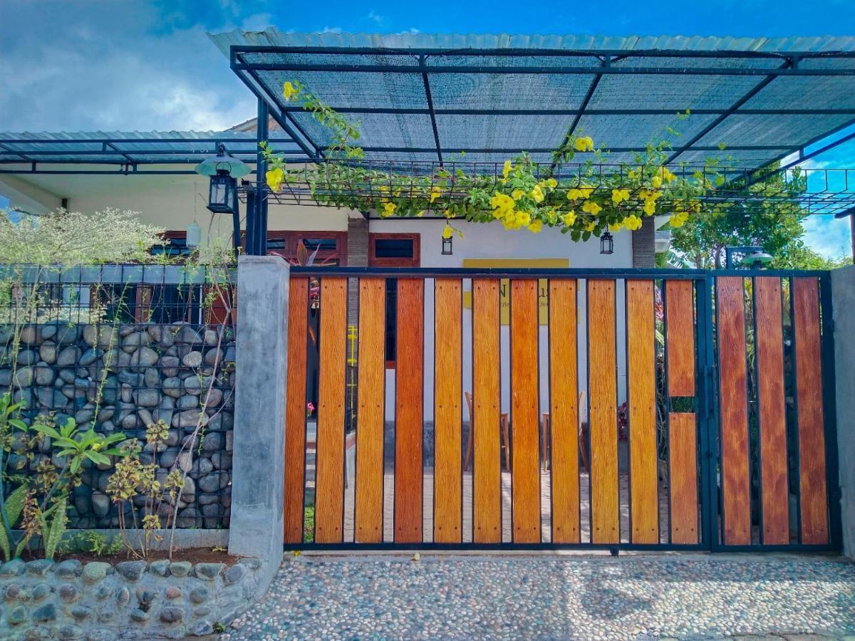 Inn House Homestay Dadapan Экстерьер фото