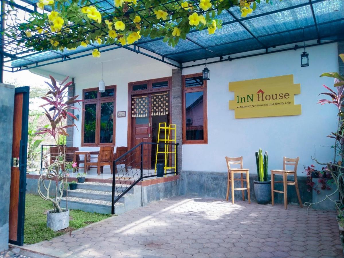 Inn House Homestay Dadapan Экстерьер фото