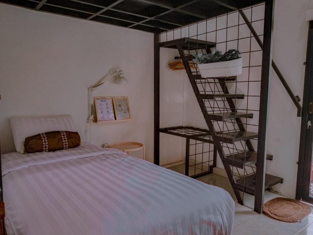 Inn House Homestay Dadapan Экстерьер фото