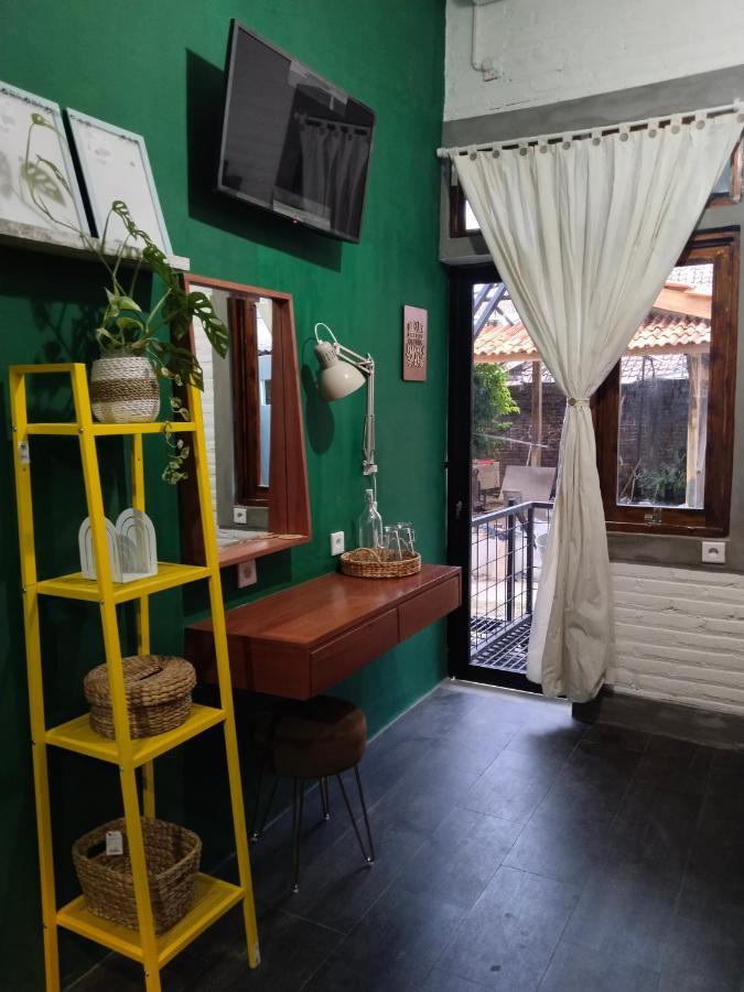 Inn House Homestay Dadapan Экстерьер фото
