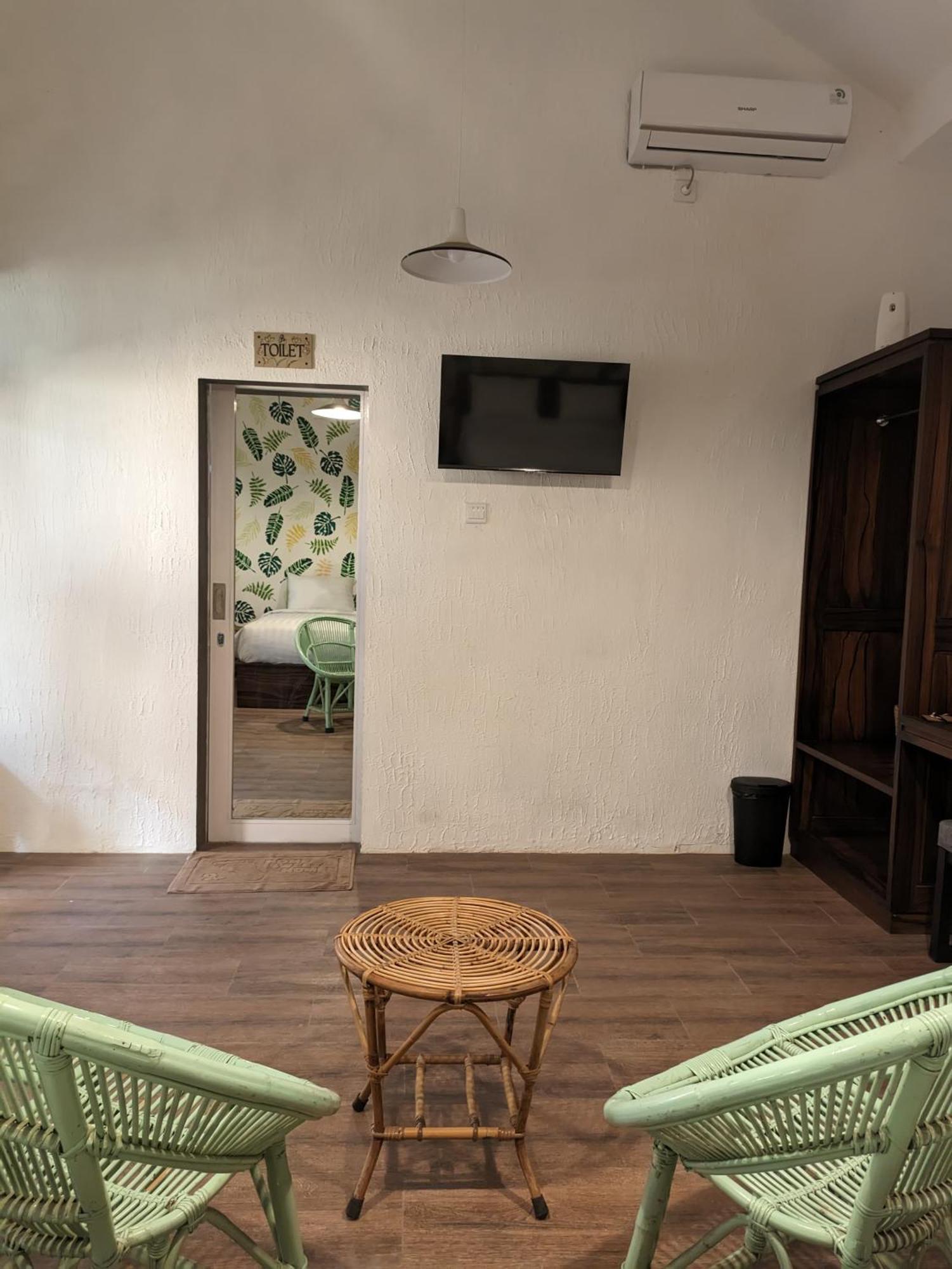 Inn House Homestay Dadapan Экстерьер фото
