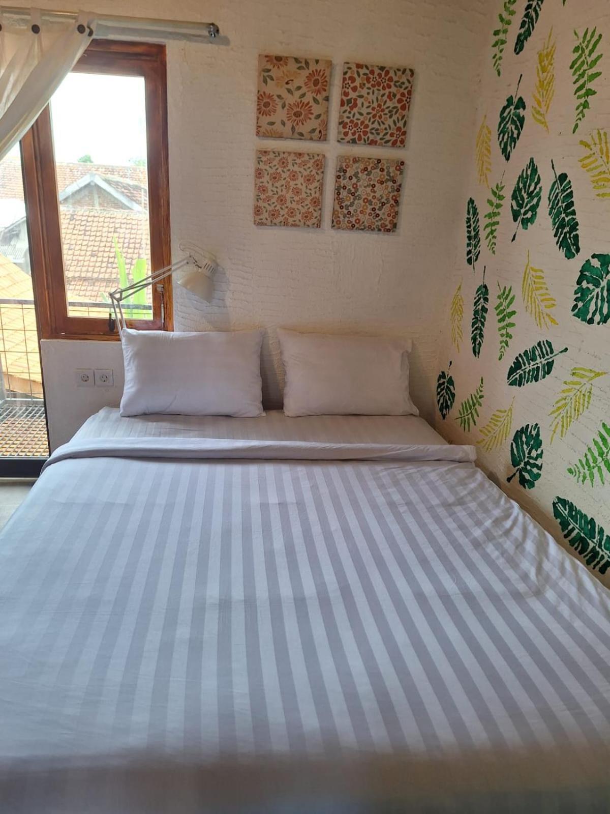 Inn House Homestay Dadapan Экстерьер фото