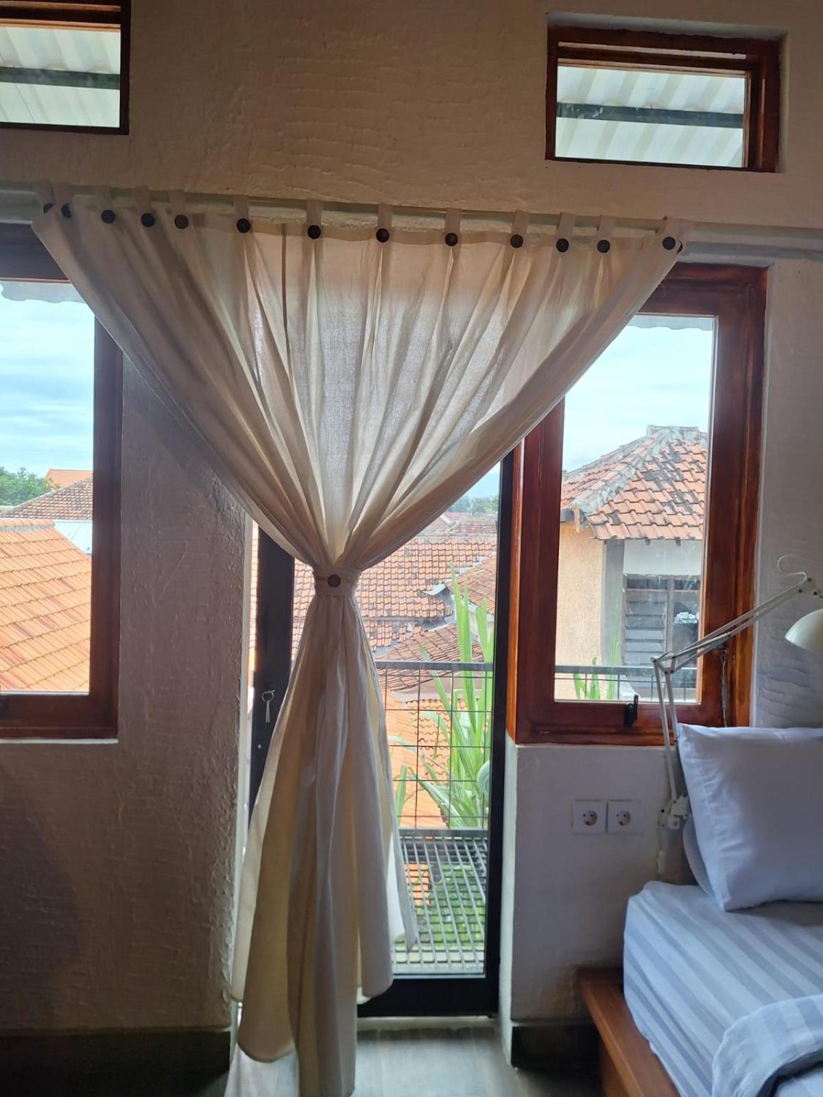 Inn House Homestay Dadapan Экстерьер фото